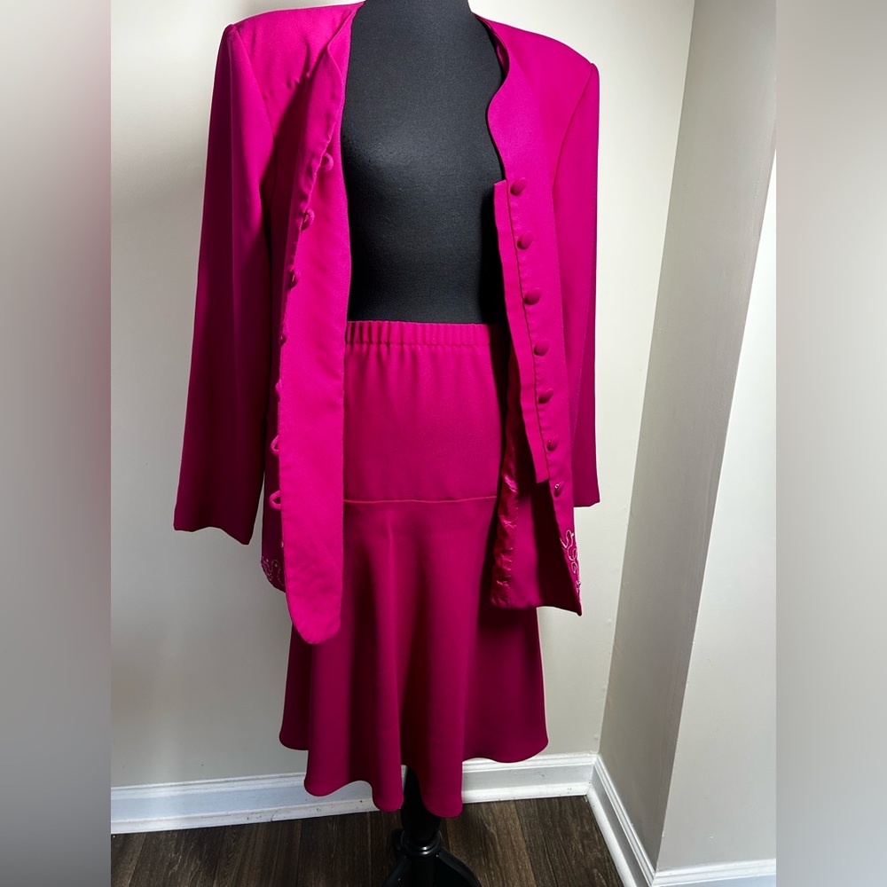 Chic Fuchsia Women's Skirt Set